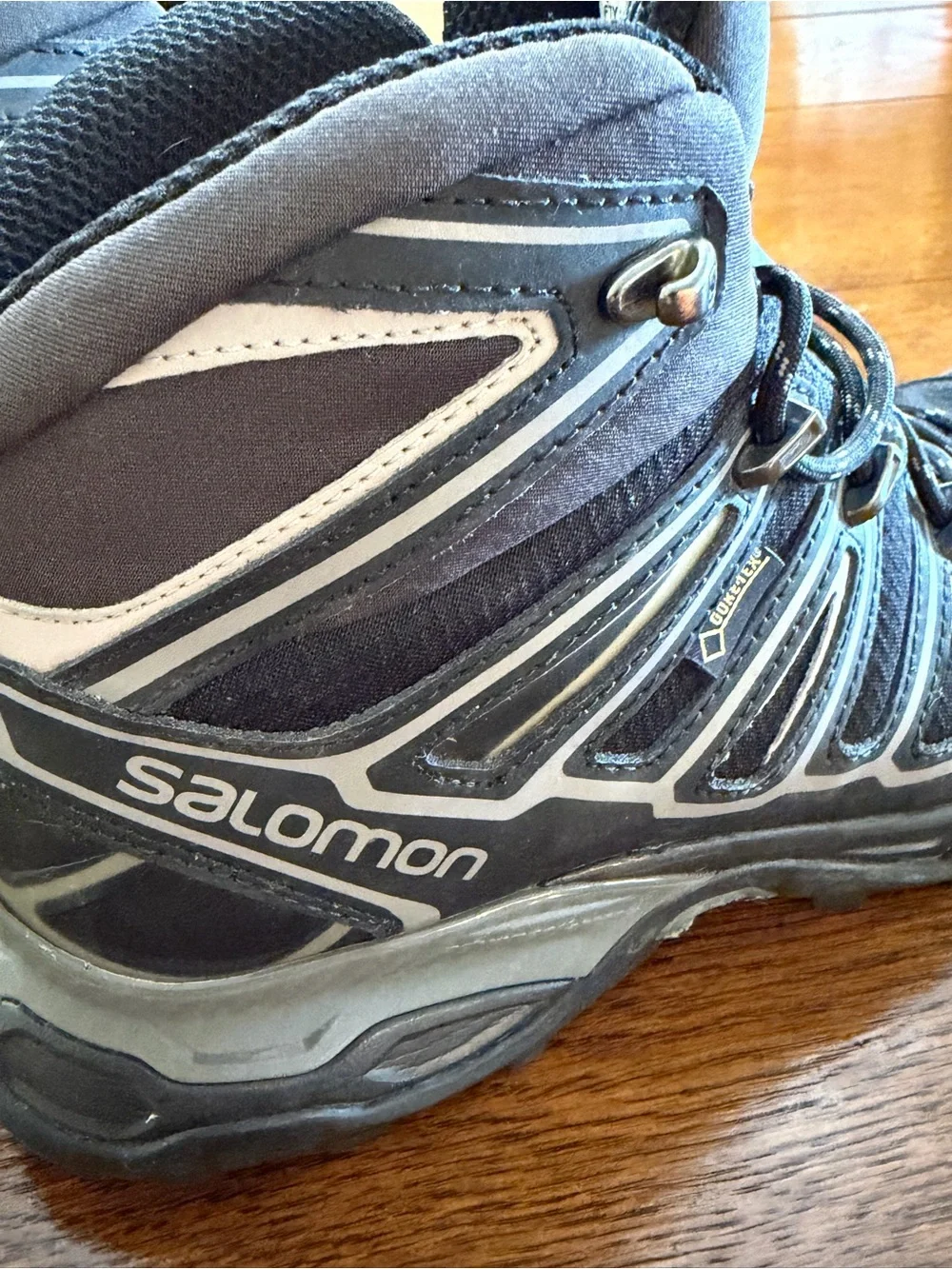 Salomon Men's X Ultra Mid 2 GTX Hiking Boots Size 8